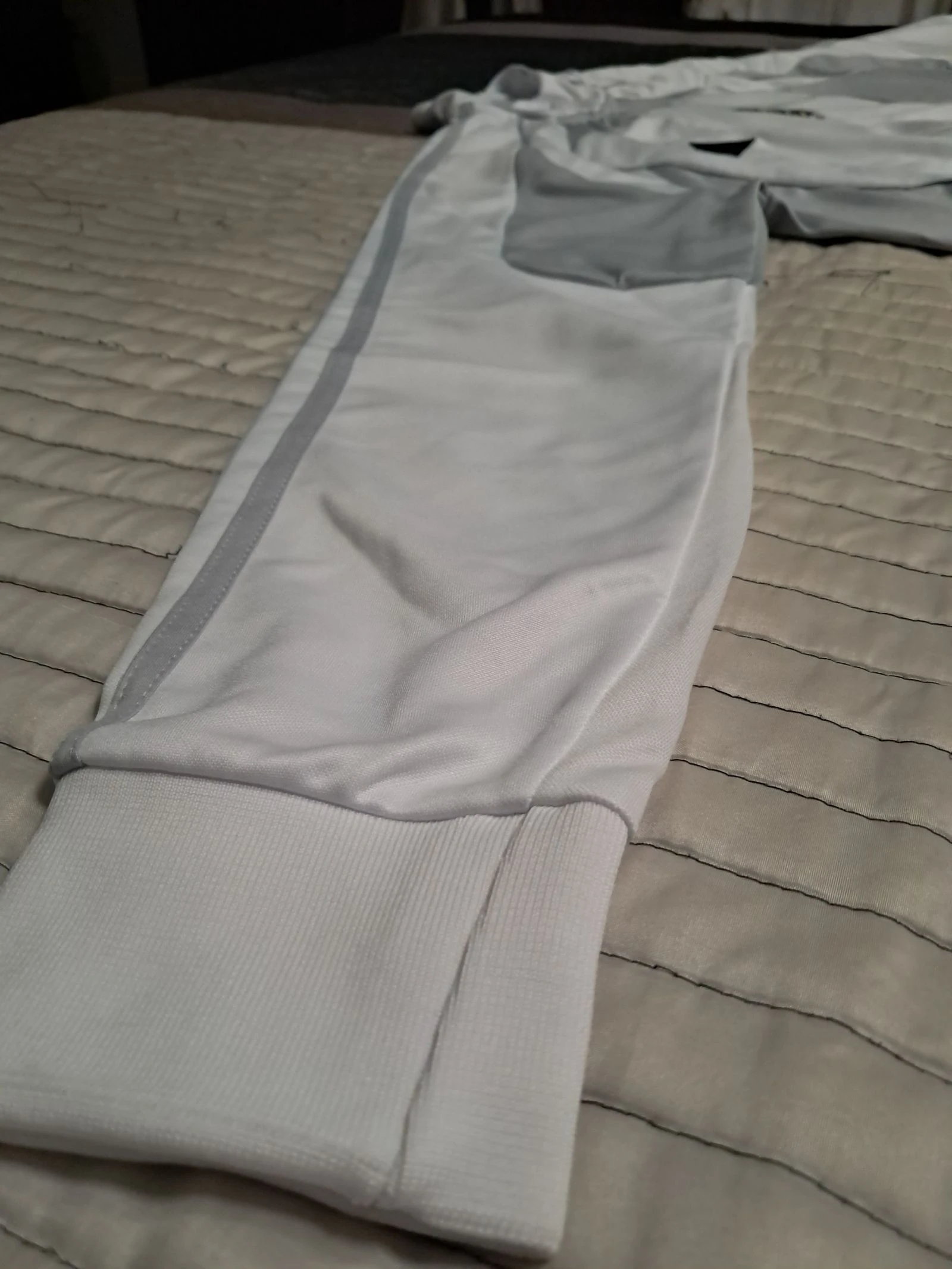 Real Madrid Tracksuit 25/26 - Full Set - Size M – photo 7